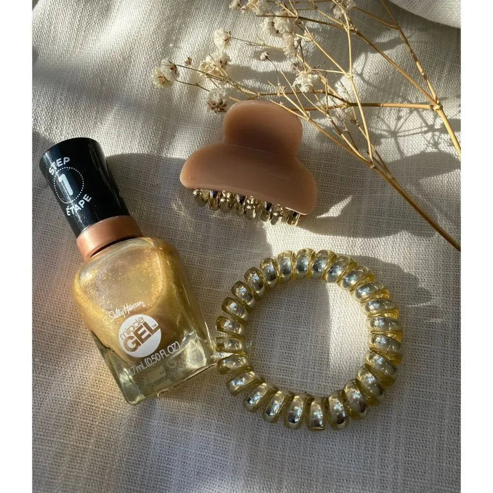Gold accents set ✨